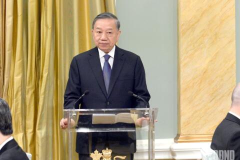 <a href="/thong-tin-247" title="Thông tin 247" rel="dofollow">Thông tin 247</a>