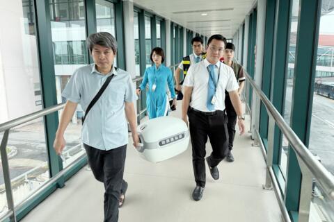 <a href="/doanh-nghiep" title="Doanh nghiệp" rel="dofollow">Doanh nghiệp</a>