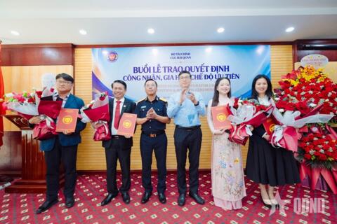 <a href="/doanh-nghiep" title="Doanh nghiệp" rel="dofollow">Doanh nghiệp</a>