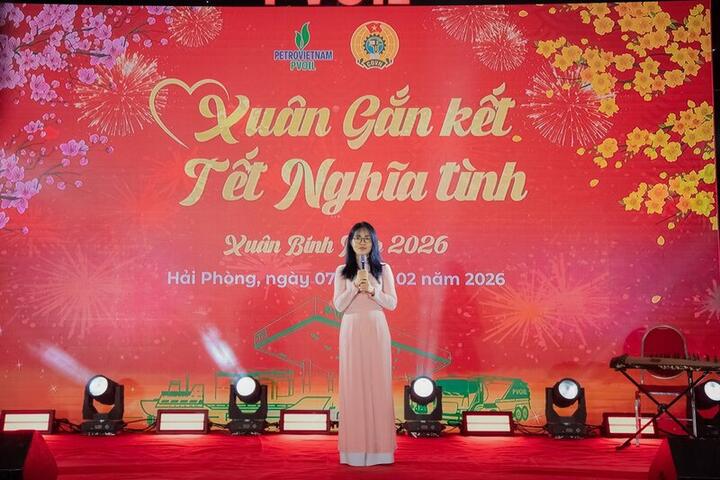 “Xuân Gắn kết – Tết Nghĩa tình” đến với người lao động PVOil khu vực miền Bắc