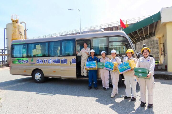 Tiếp thêm động lực, sự gắn kết với NLĐ trực vận hành dịp Tết tại NMLD Dung Quất