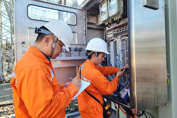 Ngành điện miền Nam sẵn sàng đảm bảo cấp điện Tết Bính Ngọ 2026