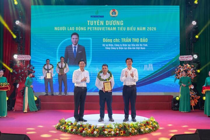 Những điển hình PV Power được vinh danh “Người lao động Petrovietnam tiêu biểu”