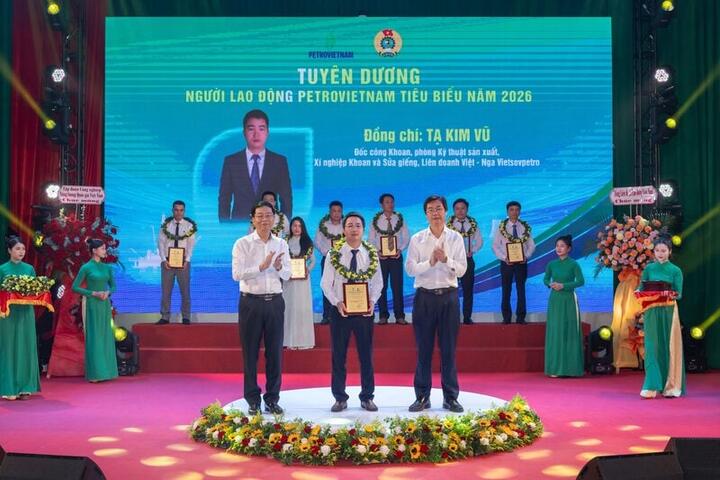Những điển hình Vietsovpetro được vinh danh “Người lao động Petrovietnam tiêu biểu”