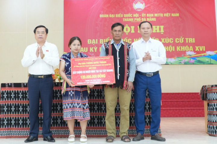 Đà Nẵng: Thủy điện A Vương hỗ trợ xây dựng 10 nhà đại đoàn kết