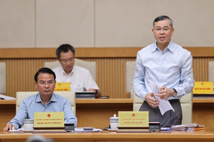 Giá xăng dầu trong nước ở mức thấp so với khu vực