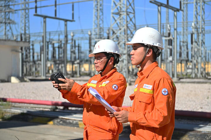 Phụ tải liên tục lập đỉnh mới và khả năng điều phối hiệu quả hệ thống điện quốc gia