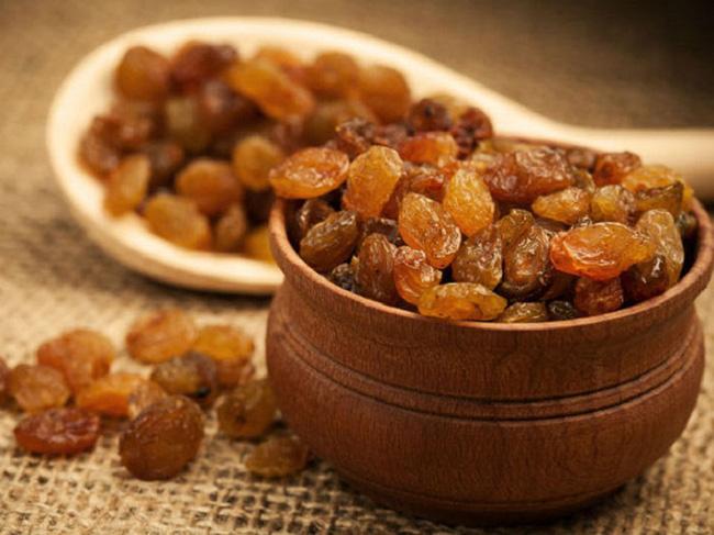 Loại quả sấy khô được nhiều người nhâm nhi mỗi dịp Tết cực giàu dinh dưỡng lại còn giúp chị em dưỡng nhan - Ảnh 5. Loại quả sấy khô được nhiều người nhâm nhi mỗi dịp Tết cực giàu dinh dưỡng lại còn giúp chị em dưỡng nhan - Ảnh 5.