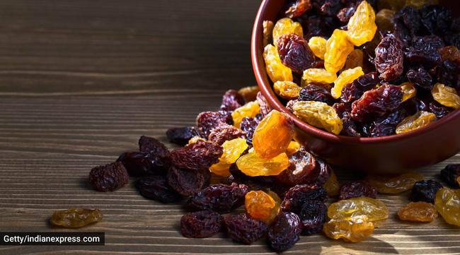 Loại quả sấy khô được nhiều người nhâm nhi mỗi dịp Tết cực giàu dinh dưỡng lại còn giúp chị em dưỡng nhan - Ảnh 4. Loại quả sấy khô được nhiều người nhâm nhi mỗi dịp Tết cực giàu dinh dưỡng lại còn giúp chị em dưỡng nhan - Ảnh 4.
