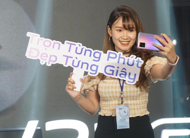 Smartphone chuyên selfie tích hợp 5G giá 10 triệu tại Việt Nam - Ảnh 8. Smartphone chuyên selfie tích hợp 5G giá 10 triệu tại Việt Nam - Ảnh 8.