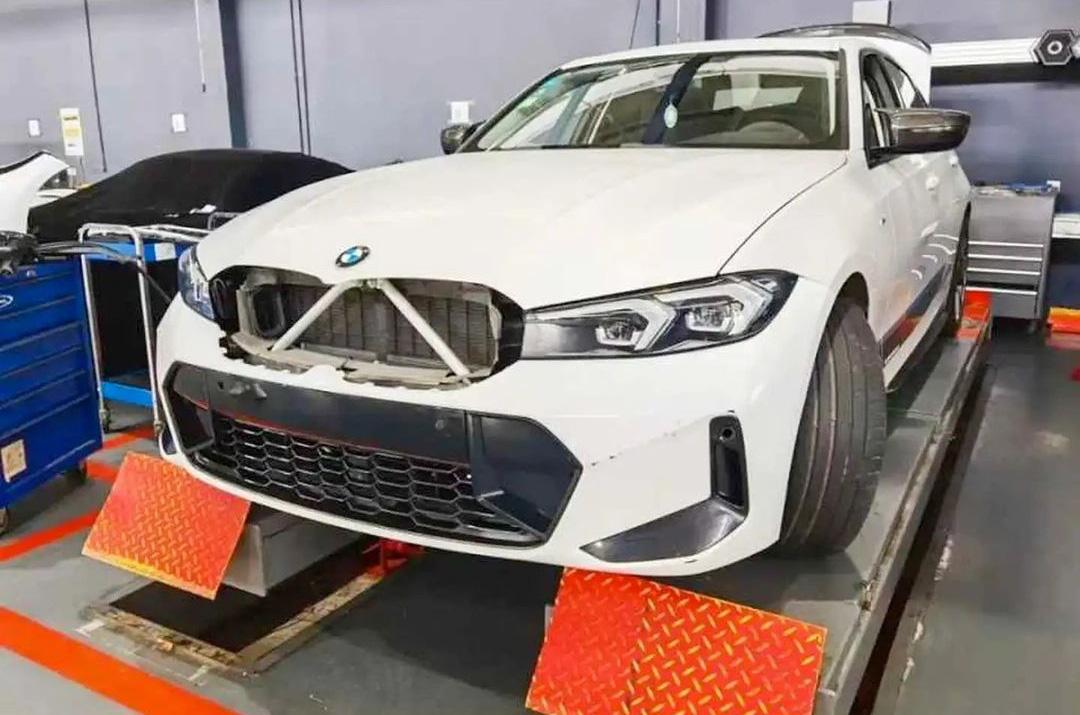 Hình ảnh BMW 3-Series bản nâng cấp bí ẩn đang gây xôn xao trên thế giới hoá ra đã xuất hiện tại Việt Nam từ lâu - Ảnh 1. Hình ảnh BMW 3-Series bản nâng cấp bí ẩn đang gây xôn xao trên thế giới hoá ra đã xuất hiện tại Việt Nam từ lâu - Ảnh 1.