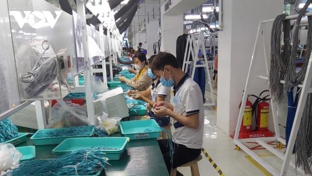 Doanh nghiệp ở Bình Dương trở lại sản xuất sau khi dịch bệnh được kiểm soát - Ảnh 2. Doanh nghiệp ở Bình Dương trở lại sản xuất sau khi dịch bệnh được kiểm soát - Ảnh 2.