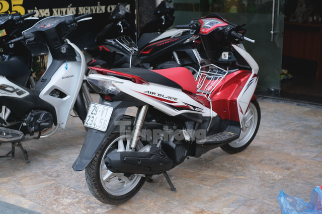 Ba chiếc Honda Airblade biển số đẹp rao bán nửa tỷ đồng - Ảnh 3. Ba chiếc Honda Airblade biển số đẹp rao bán nửa tỷ đồng - Ảnh 3.