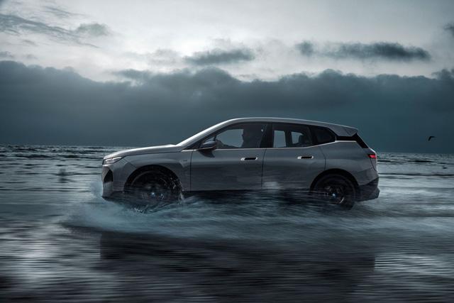 BMW lật đổ Mercedes-Benz chiếm ngôi vua doanh số xe sang 2021, vượt mặt Lexus trong nước rút - Ảnh 1. BMW lật đổ Mercedes-Benz chiếm ngôi vua doanh số xe sang 2021, vượt mặt Lexus trong nước rút - Ảnh 1.