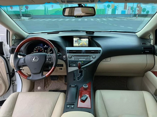 Chưa tới 100.000km, Lexus RX 350 hạ giá bán lại ngang ngửa Mazda CX-8 - Ảnh 2. Chưa tới 100.000km, Lexus RX 350 hạ giá bán lại ngang ngửa Mazda CX-8 - Ảnh 2.