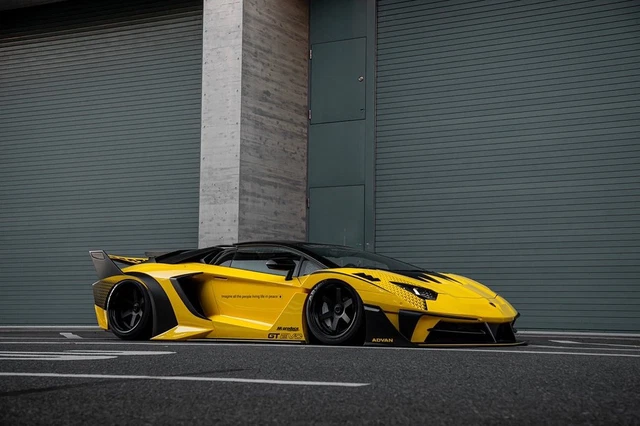 Lamborghini Aventador độ Liberty Walk mới đáng tham khảo cho đại gia Việt rủng rỉnh hầu bao: Riêng bộ vỏ carbon ngốn hơn 4,2 tỷ đồng - Ảnh 2. Lamborghini Aventador độ Liberty Walk mới đáng tham khảo cho đại gia Việt rủng rỉnh hầu bao: Riêng bộ vỏ carbon ngốn hơn 4,2 tỷ đồng - Ảnh 2.