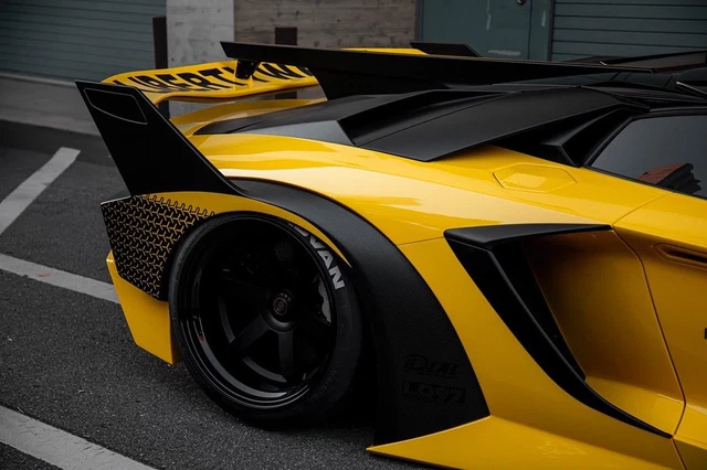 Lamborghini Aventador độ Liberty Walk mới đáng tham khảo cho đại gia Việt rủng rỉnh hầu bao: Riêng bộ vỏ carbon ngốn hơn 4,2 tỷ đồng - Ảnh 6. Lamborghini Aventador độ Liberty Walk mới đáng tham khảo cho đại gia Việt rủng rỉnh hầu bao: Riêng bộ vỏ carbon ngốn hơn 4,2 tỷ đồng - Ảnh 6.