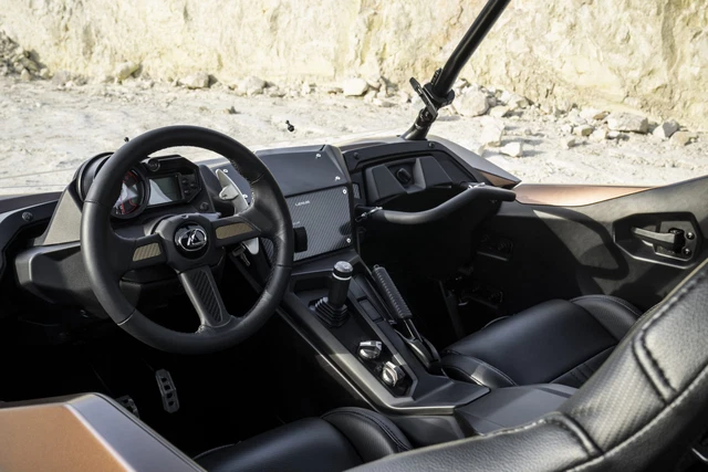 Ít ai ngờ Lexus NX sang chảnh sẽ có ngày khoác lên diện mạo bụi bặm này - Ảnh 6. Ít ai ngờ Lexus NX sang chảnh sẽ có ngày khoác lên diện mạo bụi bặm này - Ảnh 6.