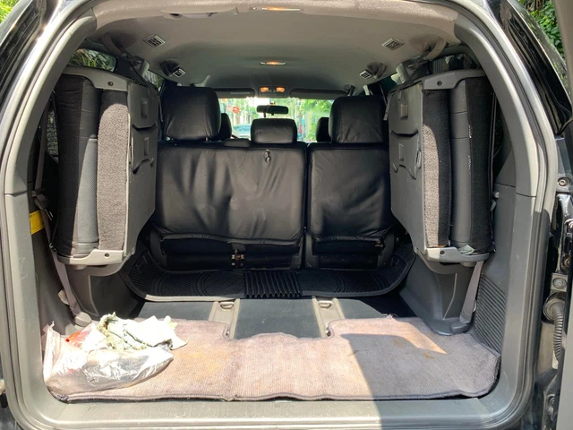Chiếc Land Cruiser có giá ngang tiền lăn bánh Toyota Vios, CĐM nhìn ODO là hiểu ngay vấn đề - Ảnh 4. Chiếc Land Cruiser có giá ngang tiền lăn bánh Toyota Vios, CĐM nhìn ODO là hiểu ngay vấn đề - Ảnh 4.