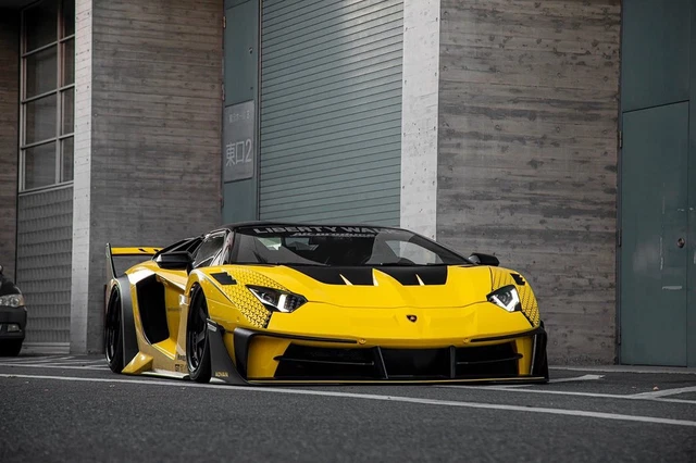 Lamborghini Aventador độ Liberty Walk mới đáng tham khảo cho đại gia Việt rủng rỉnh hầu bao: Riêng bộ vỏ carbon ngốn hơn 4,2 tỷ đồng - Ảnh 1. Lamborghini Aventador độ Liberty Walk mới đáng tham khảo cho đại gia Việt rủng rỉnh hầu bao: Riêng bộ vỏ carbon ngốn hơn 4,2 tỷ đồng - Ảnh 1.