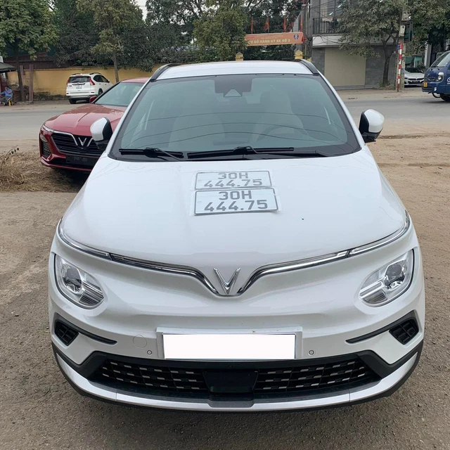 Vừa nộp trước bạ gần 300 triệu đồng, chủ xe Tesla Model 3 tại Việt Nam ngậm ngùi khi biết tin sắp miễn 100% trước bạ - Ảnh 4. Vừa nộp trước bạ gần 300 triệu đồng, chủ xe Tesla Model 3 tại Việt Nam ngậm ngùi khi biết tin sắp miễn 100% trước bạ - Ảnh 4.