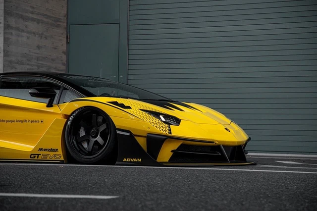 Lamborghini Aventador độ Liberty Walk mới đáng tham khảo cho đại gia Việt rủng rỉnh hầu bao: Riêng bộ vỏ carbon ngốn hơn 4,2 tỷ đồng - Ảnh 3. Lamborghini Aventador độ Liberty Walk mới đáng tham khảo cho đại gia Việt rủng rỉnh hầu bao: Riêng bộ vỏ carbon ngốn hơn 4,2 tỷ đồng - Ảnh 3.