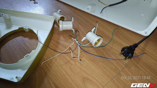 Trót mua đèn sưởi nhà tắm rởm, tôi mất mấy ngày trời để "độ chế" lại cho an toàn và tiết kiệm điện - Ảnh 8. Trót mua đèn sưởi nhà tắm rởm, tôi mất mấy ngày trời để "độ chế" lại cho an toàn và tiết kiệm điện - Ảnh 8.