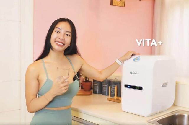 Uống đủ nước thôi chưa đủ, học sao Việt uống nước lọc giữ khoáng - Ảnh 3.