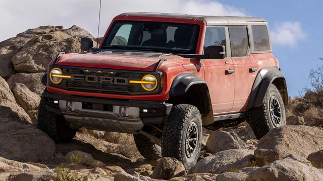 Dù rất hot nhưng Ford Bronco Raptor không có động cơ V8 vì nguyên nhân này - Ảnh 1. Dù rất hot nhưng Ford Bronco Raptor không có động cơ V8 vì nguyên nhân này - Ảnh 1.