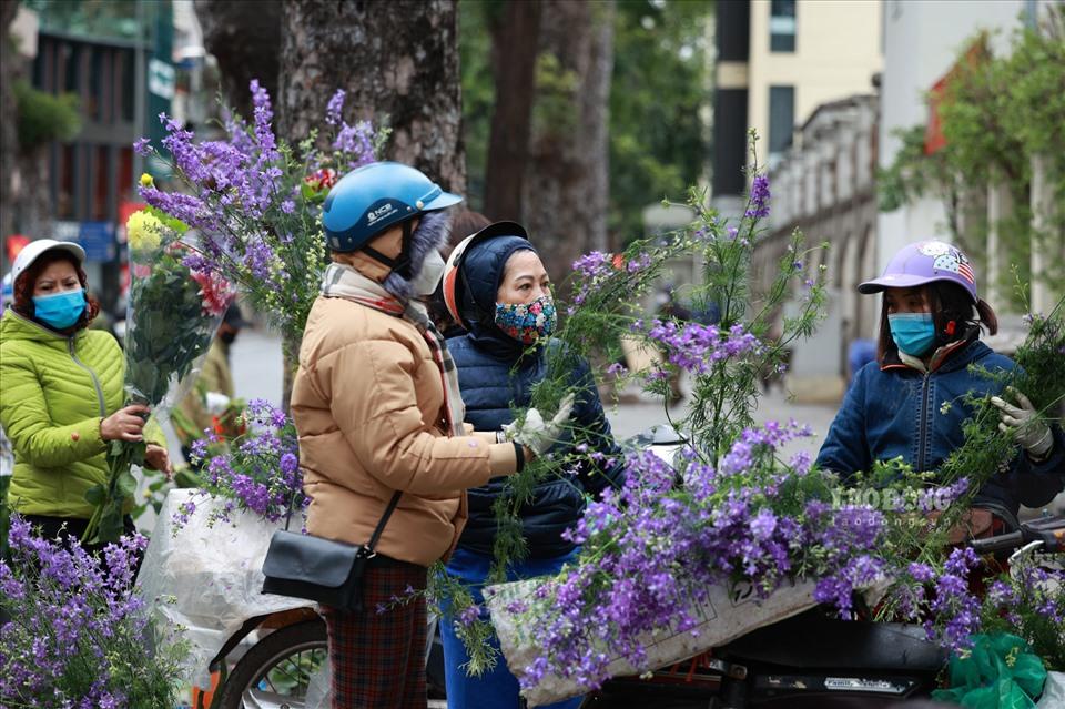 Hà Nội thông thoáng, yên tĩnh khác lạ trong ngày cuối cùng năm Tân Sửu - Ảnh 12