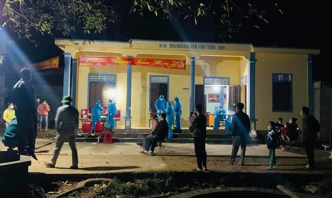 Hơn 200 học sinh và giáo viên mắc Covid-19 sau mấy ngày nghỉ Tết - Ảnh 1. Hơn 200 học sinh và giáo viên mắc Covid-19 sau mấy ngày nghỉ Tết - Ảnh 1.