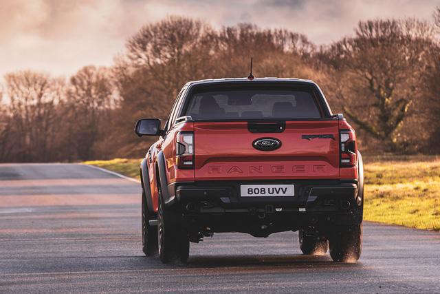 Ra mắt Ford Ranger Raptor 2023 - Quái thú gần 400 mã lực chờ ngày về Việt Nam - Ảnh 5.