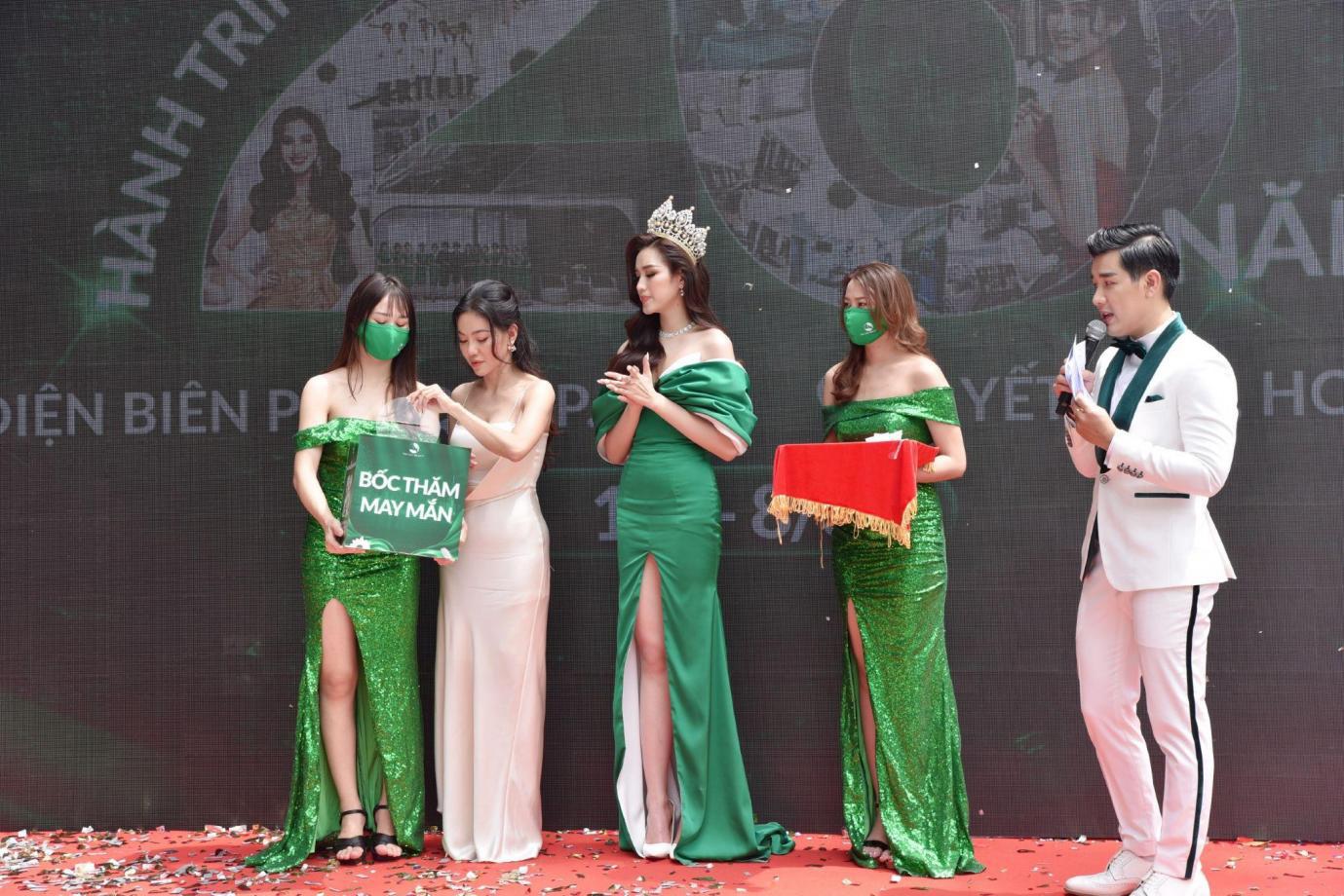 Bệnh viện thẩm mỹ Thu Cúc tặng quà khủng nhân dịp khai trương 2 cơ sở mới - Ảnh 2.