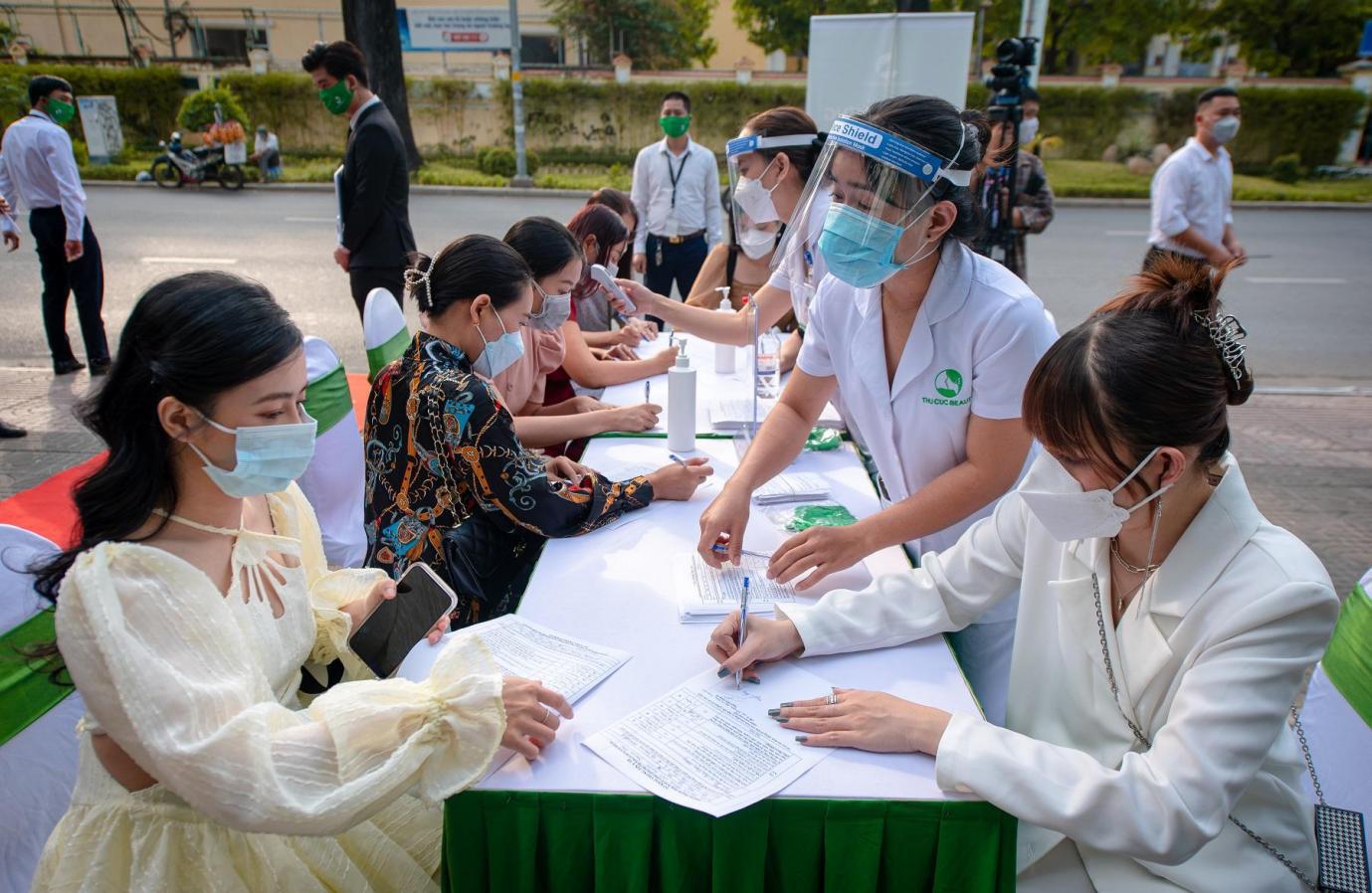 Bệnh viện thẩm mỹ Thu Cúc tặng quà khủng nhân dịp khai trương 2 cơ sở mới - Ảnh 4.