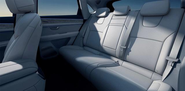 Huawei công bố chi tiết SUV Aito M5 PHEV gây liên tưởng Porsche Macan - Ảnh 5.