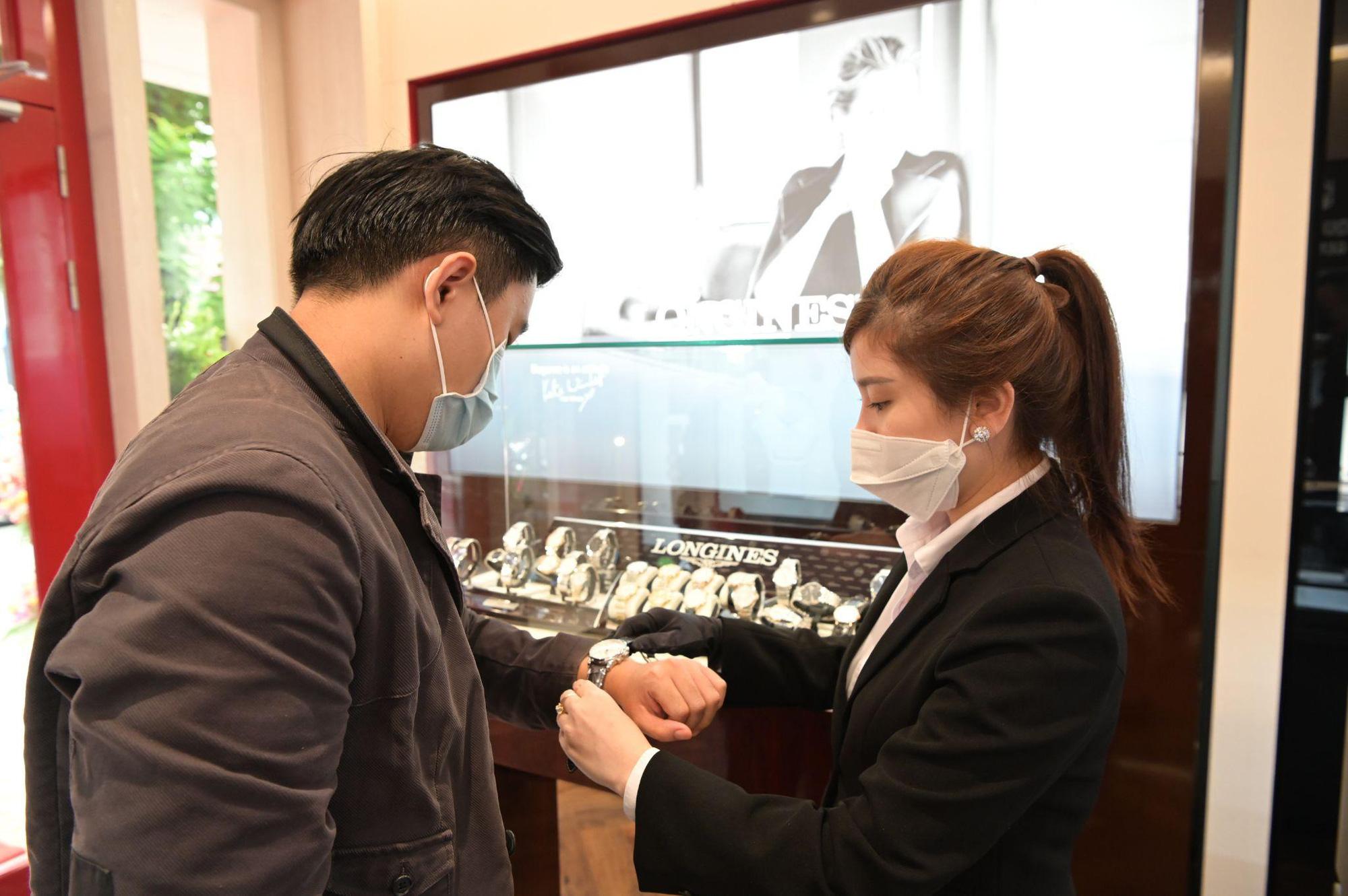 Donghothuysy.vn - Showroom đồng hồ Thụy Sỹ chuyên biệt tại quận Cầu Giấy - Ảnh 3.