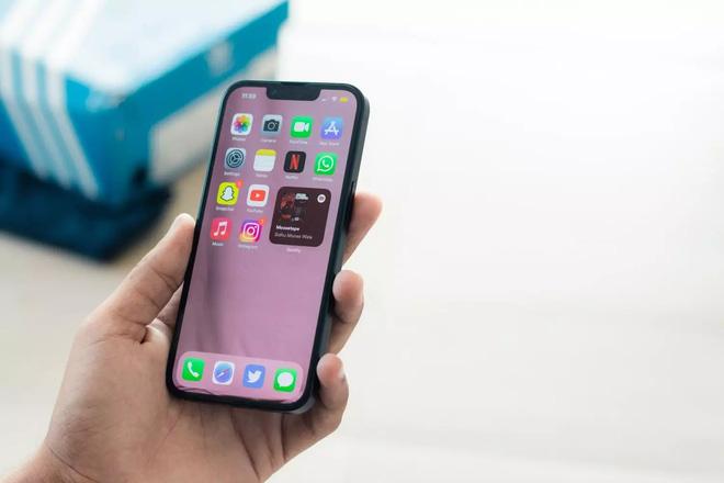 iOS 15.4.1 là một cú lừa: iPhone vẫn hao pin như chưa từng được cập nhật? - Ảnh 3. iOS 15.4.1 là một cú lừa: iPhone vẫn hao pin như chưa từng được cập nhật? - Ảnh 3.