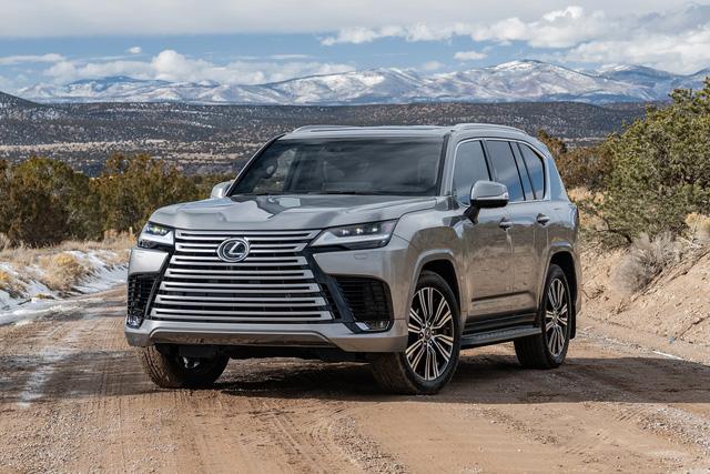 Lexus LX 600 2022 ra mắt Việt Nam: 3 phiên bản, giá từ 8,1 tỷ đồng, SUV hạng sang ưa thích của đại gia ngầm - Ảnh 1.