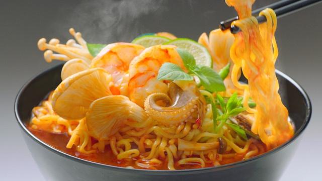 ReevaLand - Thế giới mì cao cấp Reeva cho bạn trải nghiệm ăn mì có topping cực ngon, cực đã - Ảnh 5.