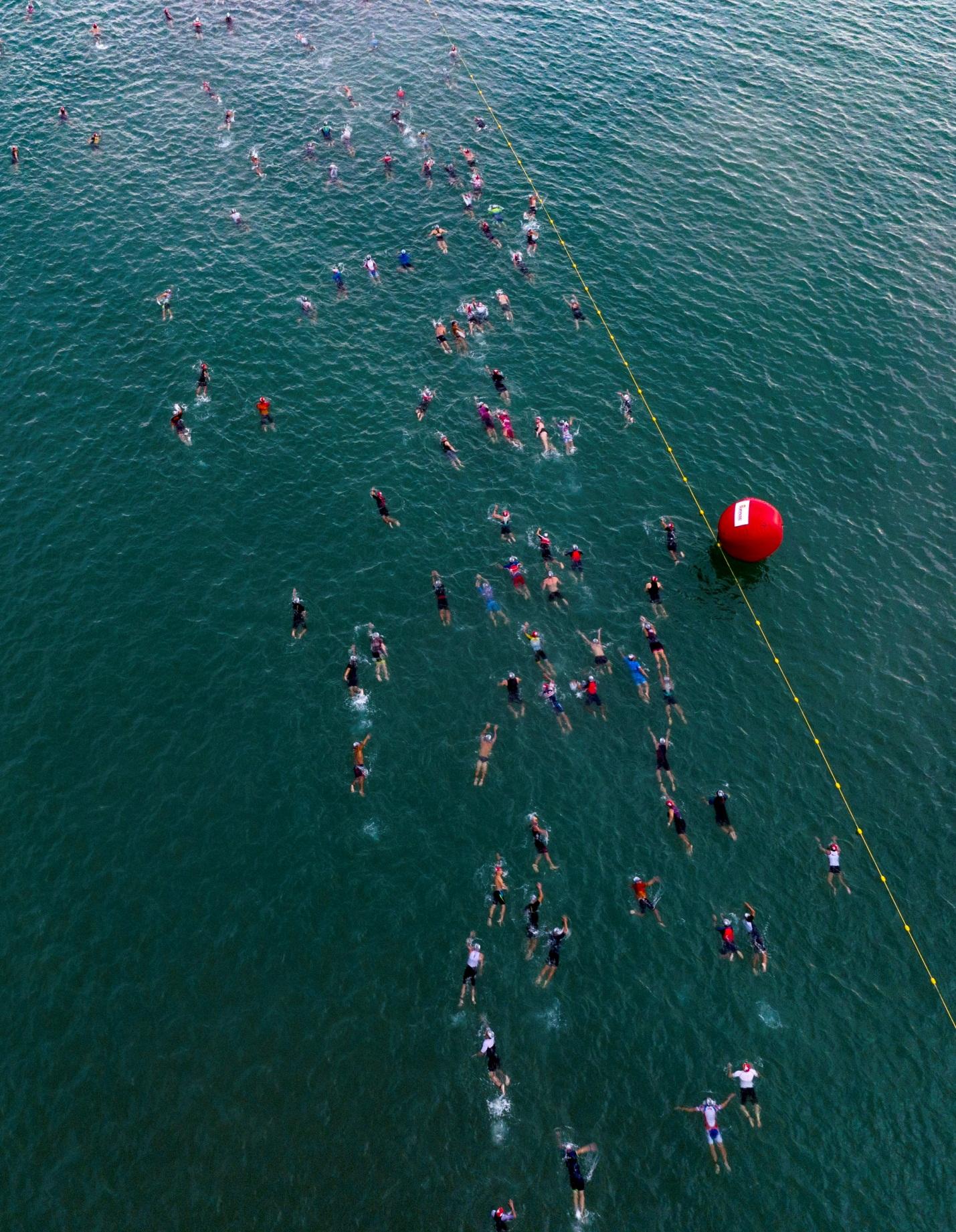 Ironlady Cao Nguyệt Hằng cùng chồng hoàn thành xuất sắc thử thách tại IRONMAN70.3 Việt Nam - Ảnh 1.