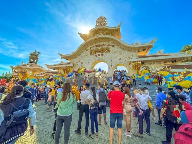 Suối Tiên thay đổi diện mạo mới sau đại dịch Covid-19! - Ảnh 1.