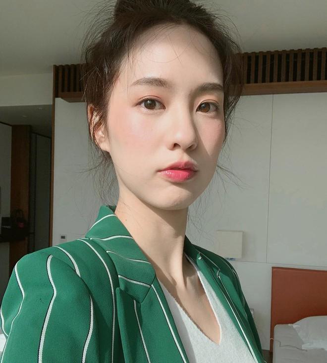 Mắc 4 lỗi sai khi thoa kem chống nắng, bảo sao da dẻ chị em cứ mãi bết dính, lớp trang điểm lại nhanh trôi - Ảnh 4.