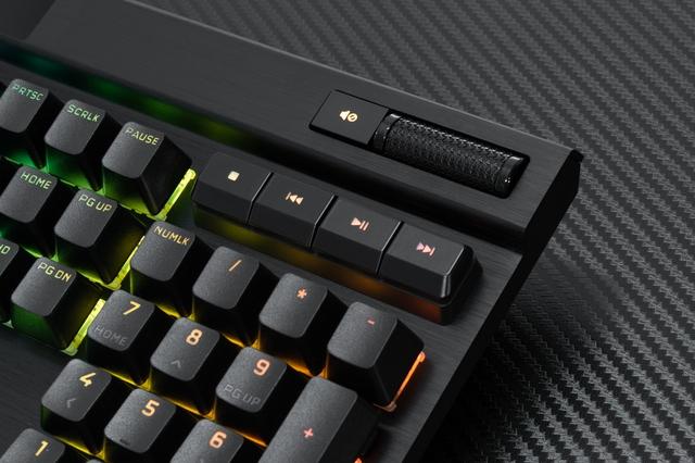 Bàn phím cơ gaming Corsair K70 RGB Pro: Đắt xắt ra miếng với thiết kế cá tính, xịn sò - Ảnh 4.