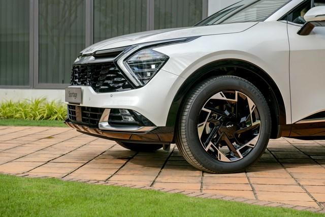 Kia Sportage 2022 về Việt Nam với giá 899 đến 1099 triệu đồng – đối đầu Hyundai Tucson, Honda CR-V - Ảnh 2. Kia Sportage 2022 về Việt Nam với giá 899 đến 1099 triệu đồng – đối đầu Hyundai Tucson, Honda CR-V - Ảnh 2.