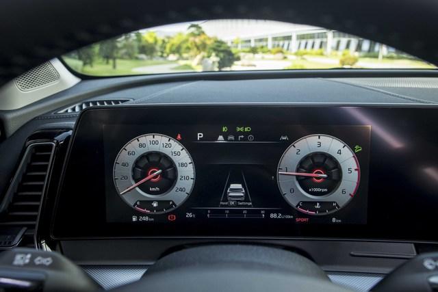 Kia Sportage 2022 về Việt Nam với giá 899 đến 1099 triệu đồng – đối đầu Hyundai Tucson, Honda CR-V - Ảnh 6. Kia Sportage 2022 về Việt Nam với giá 899 đến 1099 triệu đồng – đối đầu Hyundai Tucson, Honda CR-V - Ảnh 6.