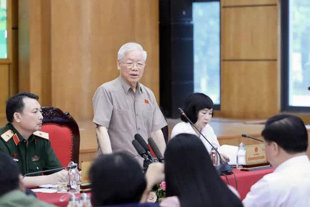 Hình ảnh Tổng Bí thư Nguyễn Phú Trọng tiếp xúc cử tri tại Hà Nội  - Ảnh 6.