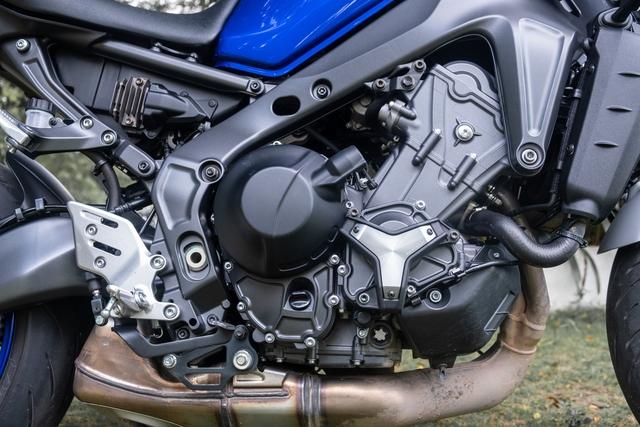 Trải nghiệm Yamaha MT-09 giá 345 triệu đồng: Kiểu dáng nổi loạn, lái hay, trang bị đủ dùng - Ảnh 6.