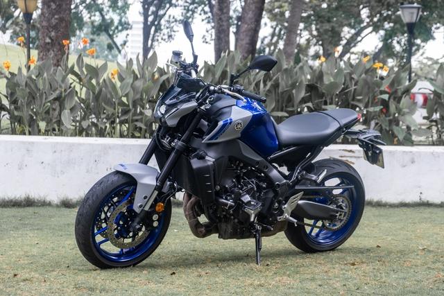 Trải nghiệm Yamaha MT-09 giá 345 triệu đồng: Kiểu dáng nổi loạn, lái hay, trang bị đủ dùng - Ảnh 1.