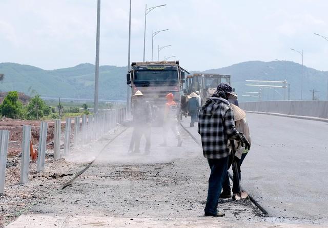 Toàn cảnh cao tốc Vân Đồn - Móng Cái trị giá hơn 11 nghìn tỉ đồng chuẩn bị đưa vào khai thác - Ảnh 5.