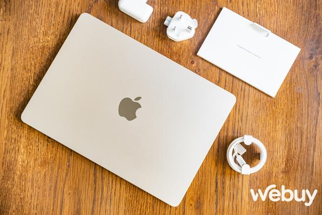 MacBook Air M2 "cập bến" thị trường Việt Nam, giá dự kiến 32.9 triệu đồng - Ảnh 1.